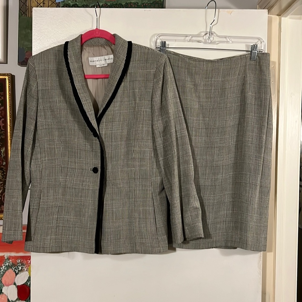 Garfield & Marks plaid jacket/skirt suit